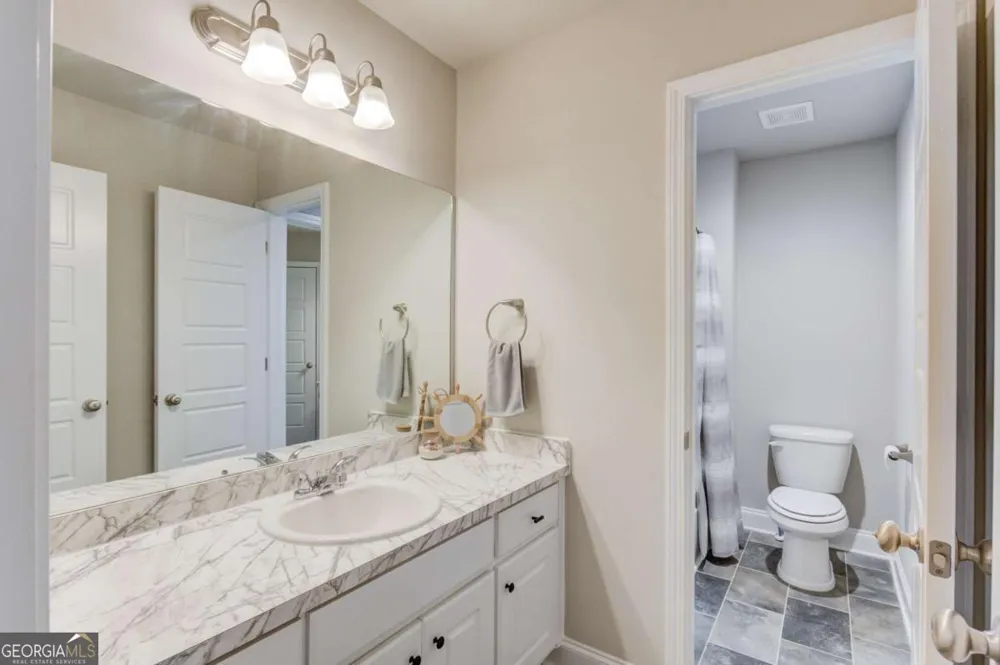242 Lokeys CIR Bethlehem, GA 30620