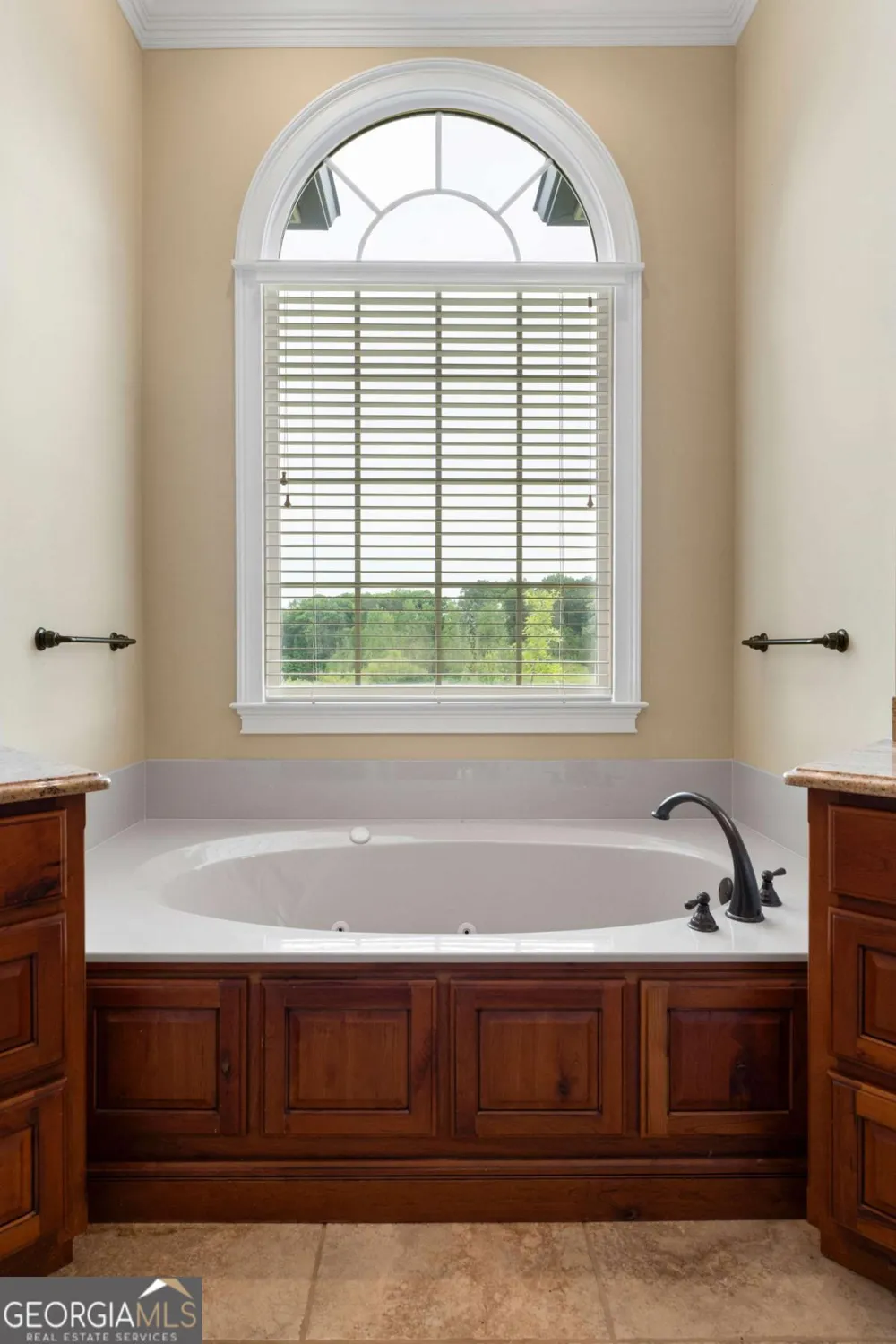 10 Mountain Breeze RD Taylorsville, GA 30178