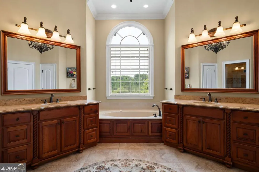 10 Mountain Breeze RD Taylorsville, GA 30178