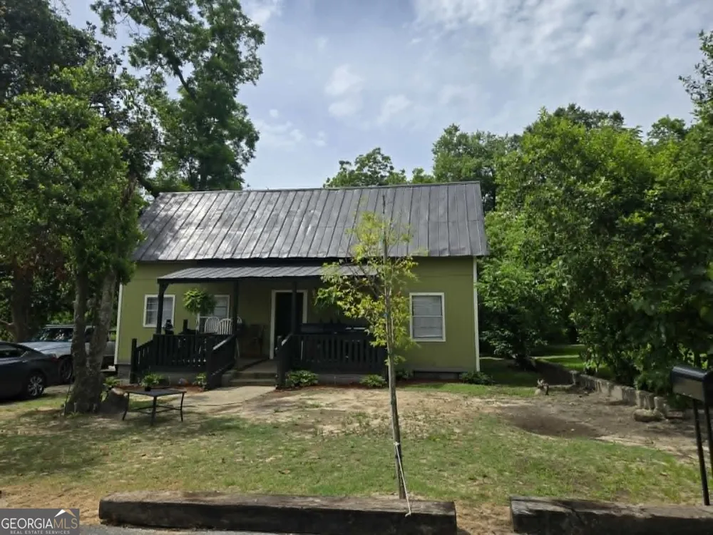 3 E McDuffie ST Hawkinsville, GA 31036