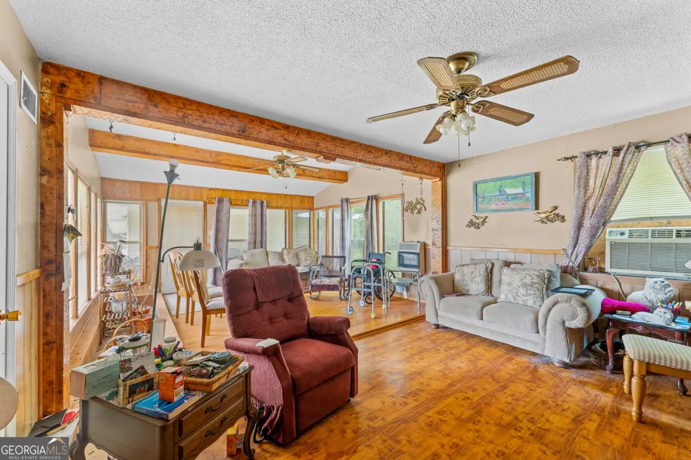 3869 Hiltonia-Perkins RD Sylvania, GA 30467
