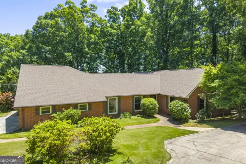 511 Rhodes DR