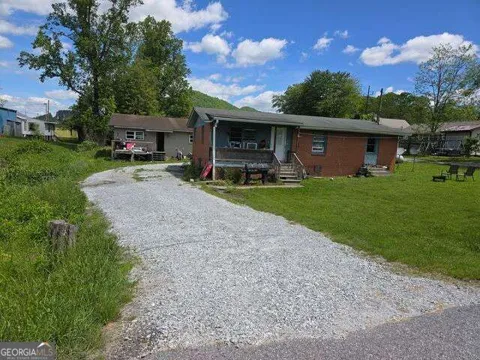 37 Erwin ST