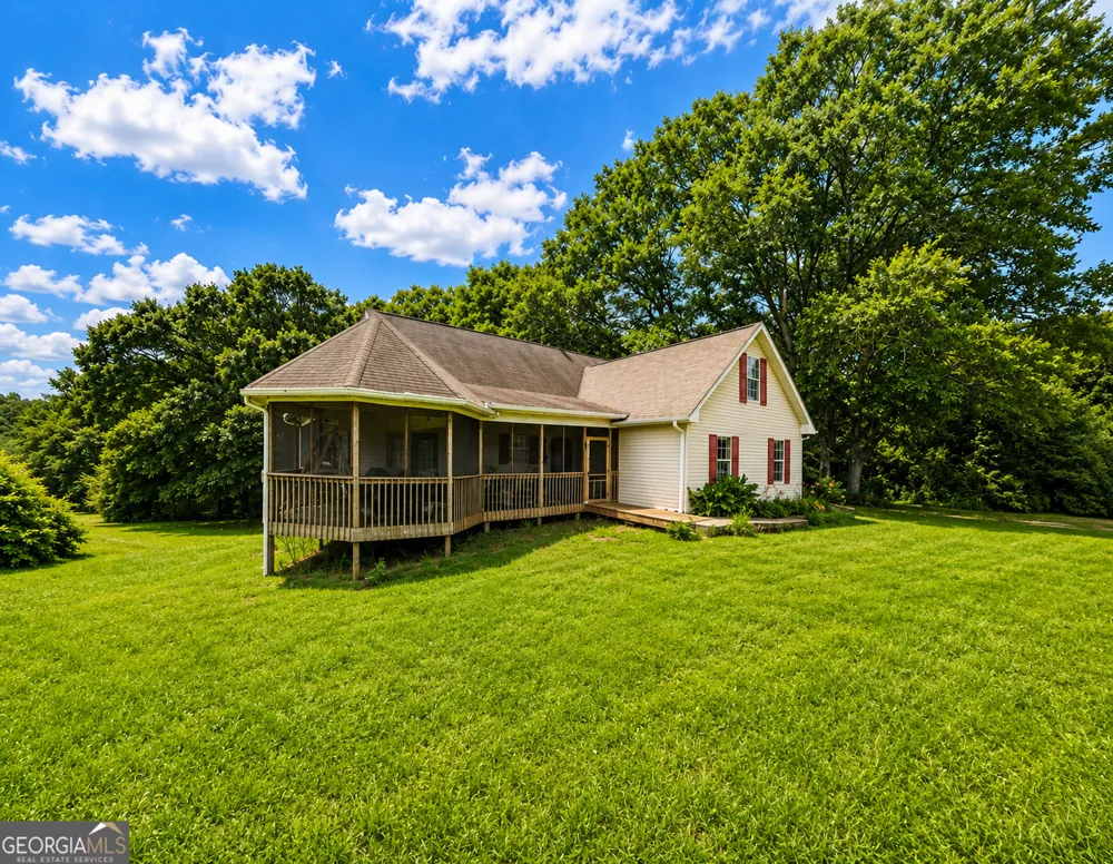 2433 Bear Creek RD Statham, GA 30666