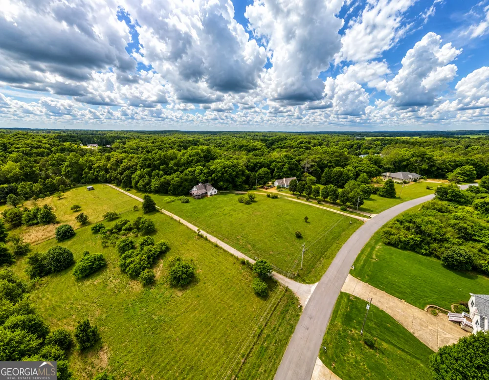 2433 Bear Creek RD Statham, GA 30666