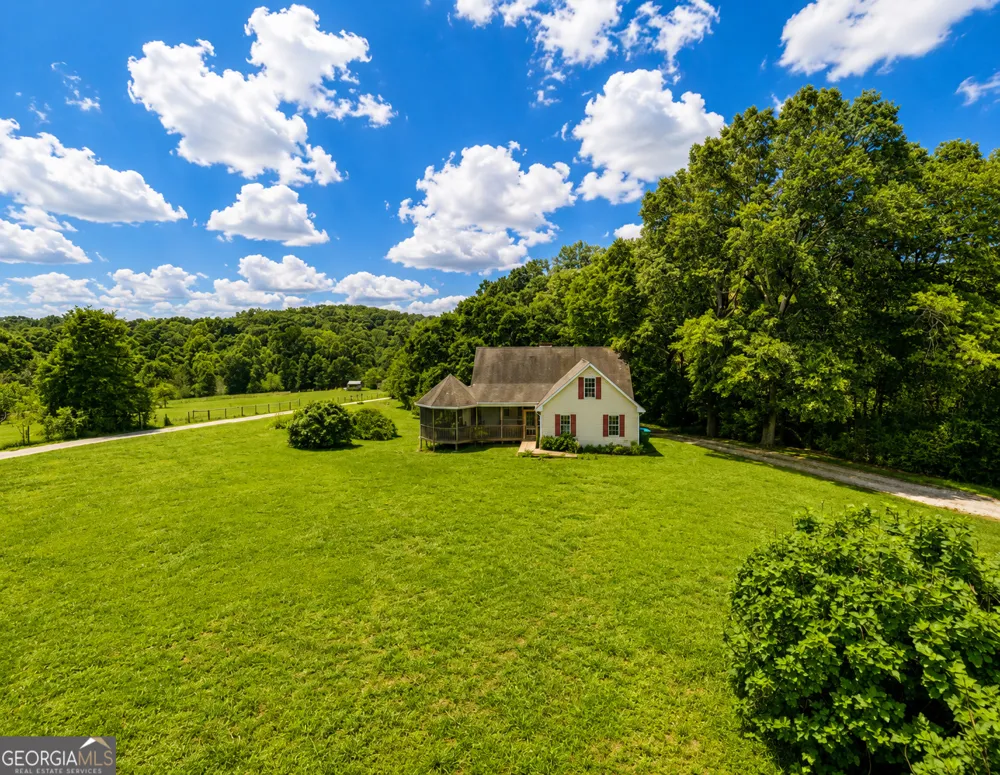 2433 Bear Creek RD Statham, GA 30666
