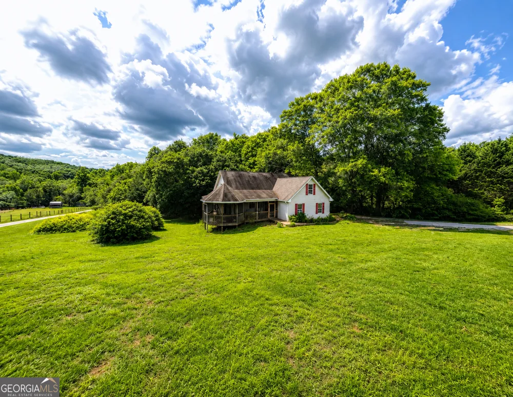 2433 Bear Creek RD Statham, GA 30666
