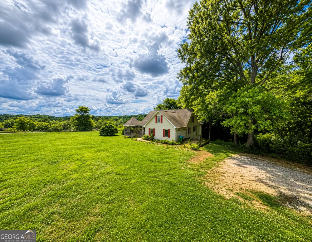 2433 Bear Creek RD Statham, GA 30666