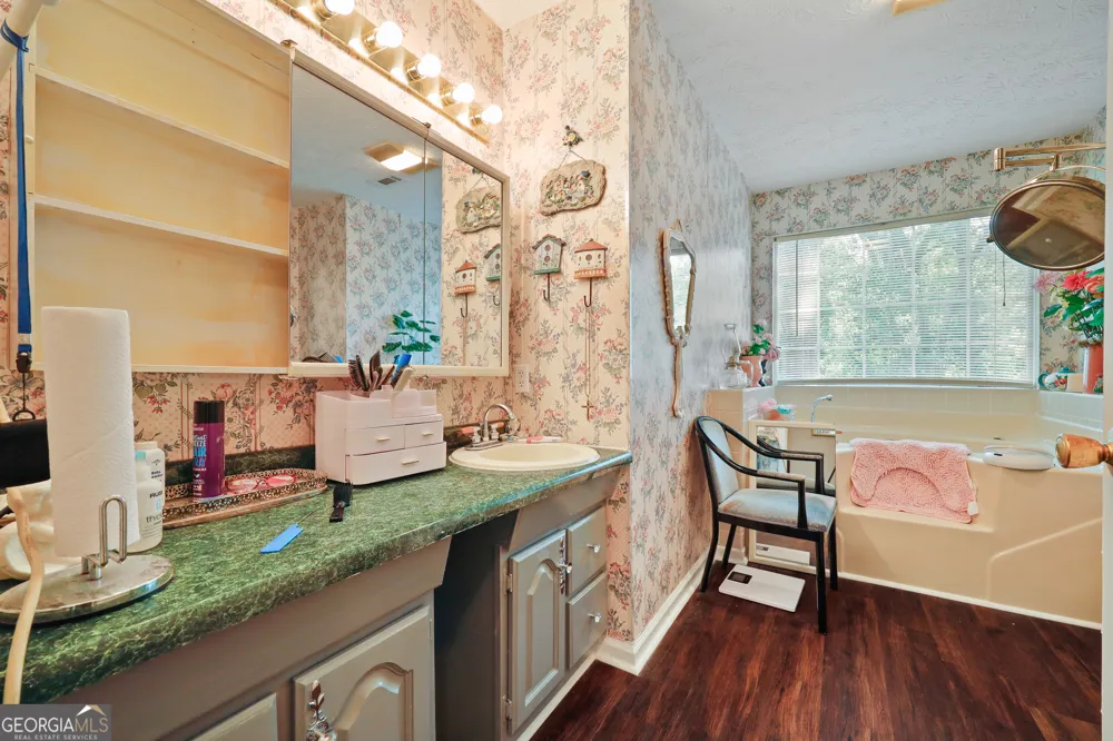 2433 Bear Creek RD Statham, GA 30666