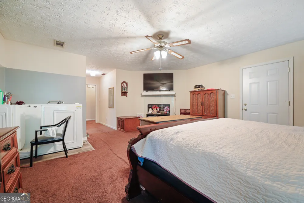 2433 Bear Creek RD Statham, GA 30666