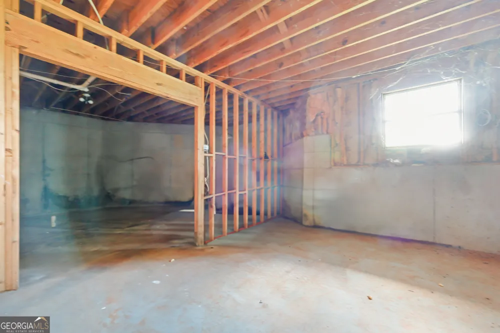 2433 Bear Creek RD Statham, GA 30666