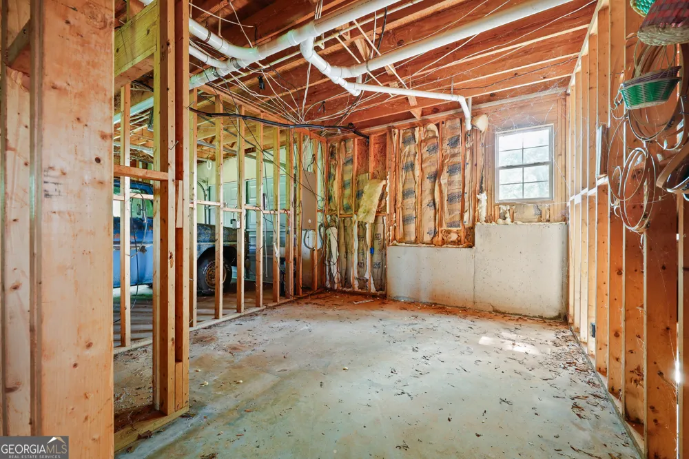2433 Bear Creek RD Statham, GA 30666
