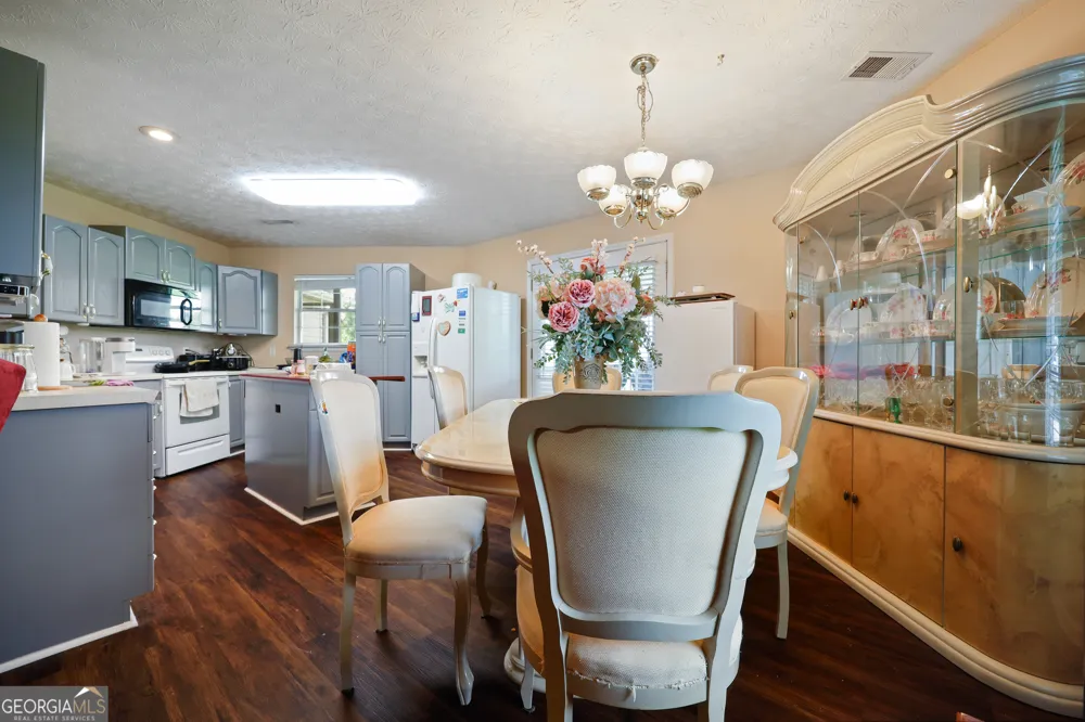 2433 Bear Creek RD Statham, GA 30666