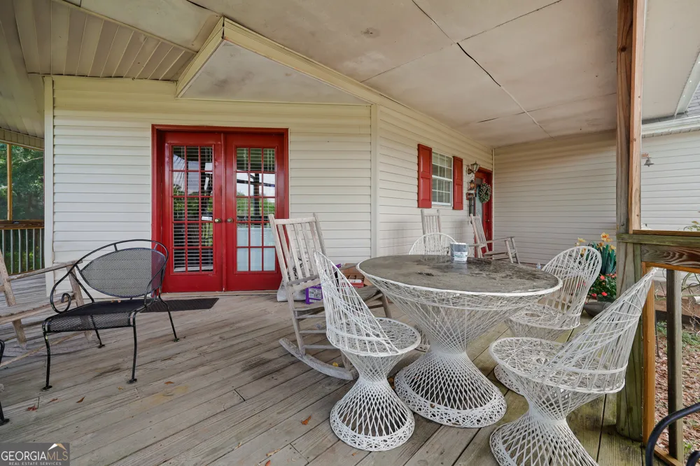 2433 Bear Creek RD Statham, GA 30666