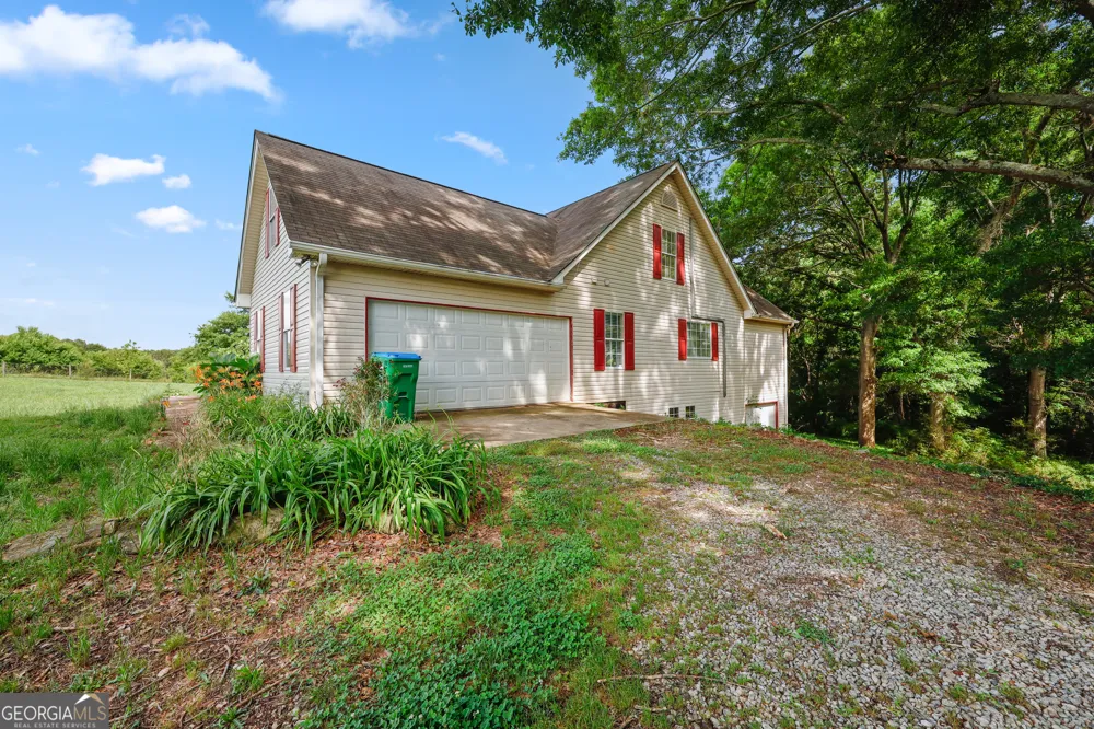 2433 Bear Creek RD Statham, GA 30666