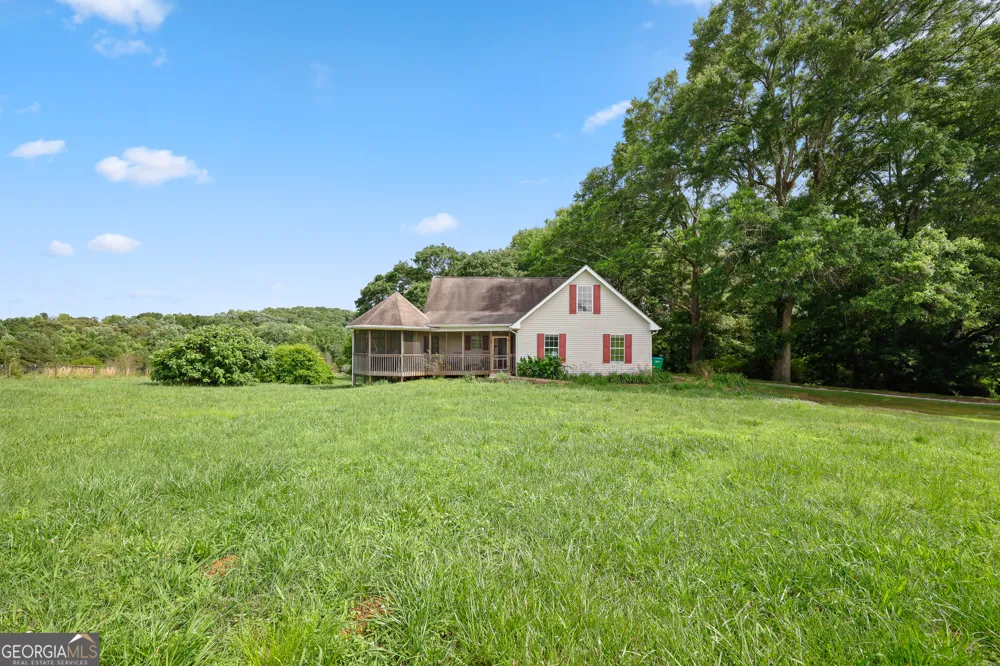 2433 Bear Creek RD Statham, GA 30666