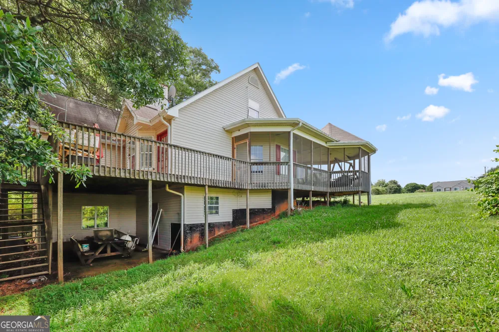 2433 Bear Creek RD Statham, GA 30666