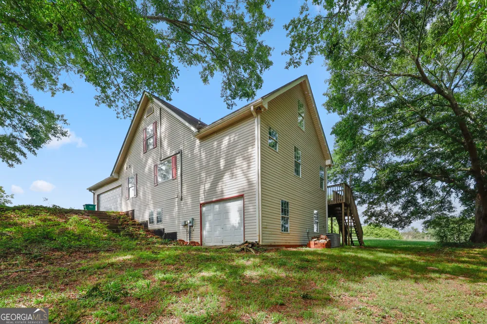 2433 Bear Creek RD Statham, GA 30666