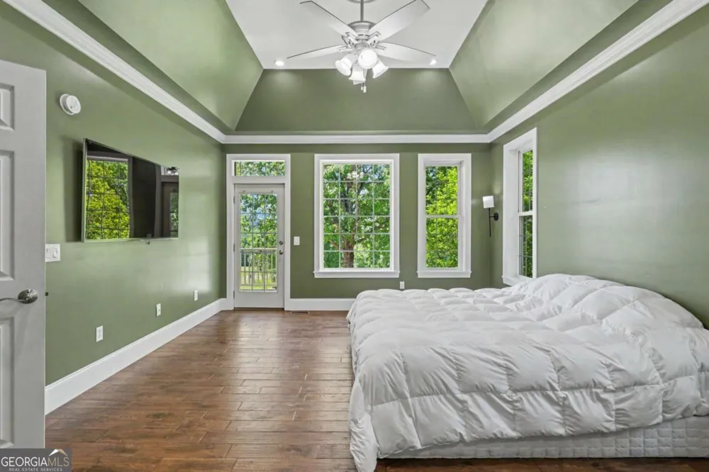 1193 Pine Log RD Warne, NC 28909