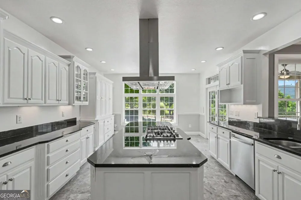 1193 Pine Log RD Warne, NC 28909