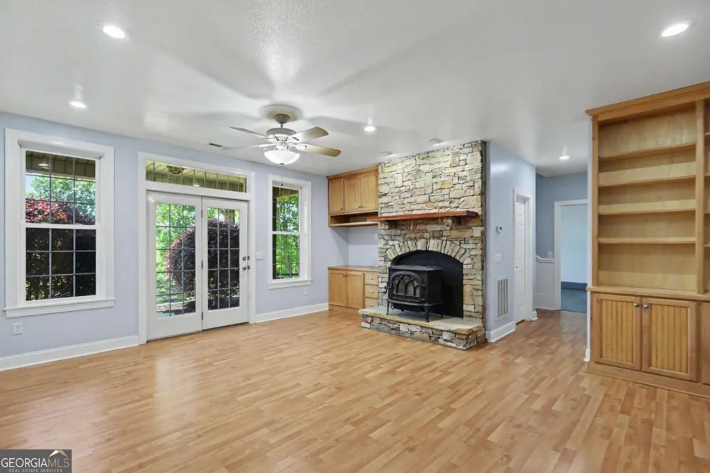 1193 Pine Log RD Warne, NC 28909