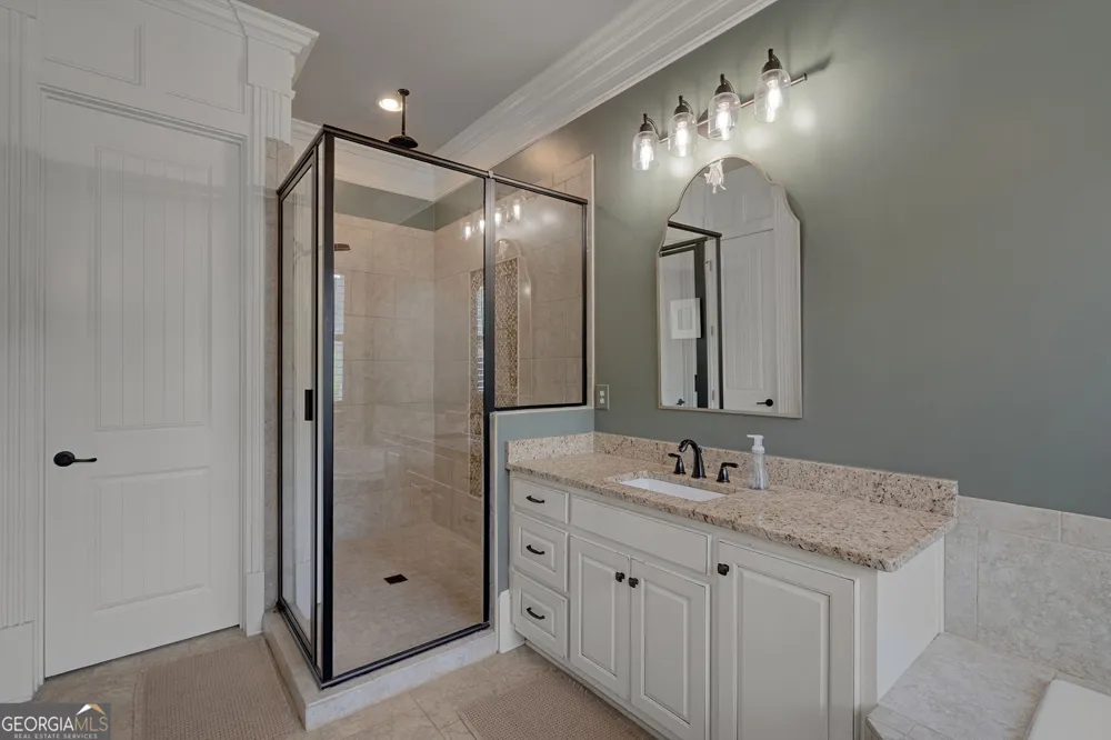 1774 Gentry LN Statham, GA 30666