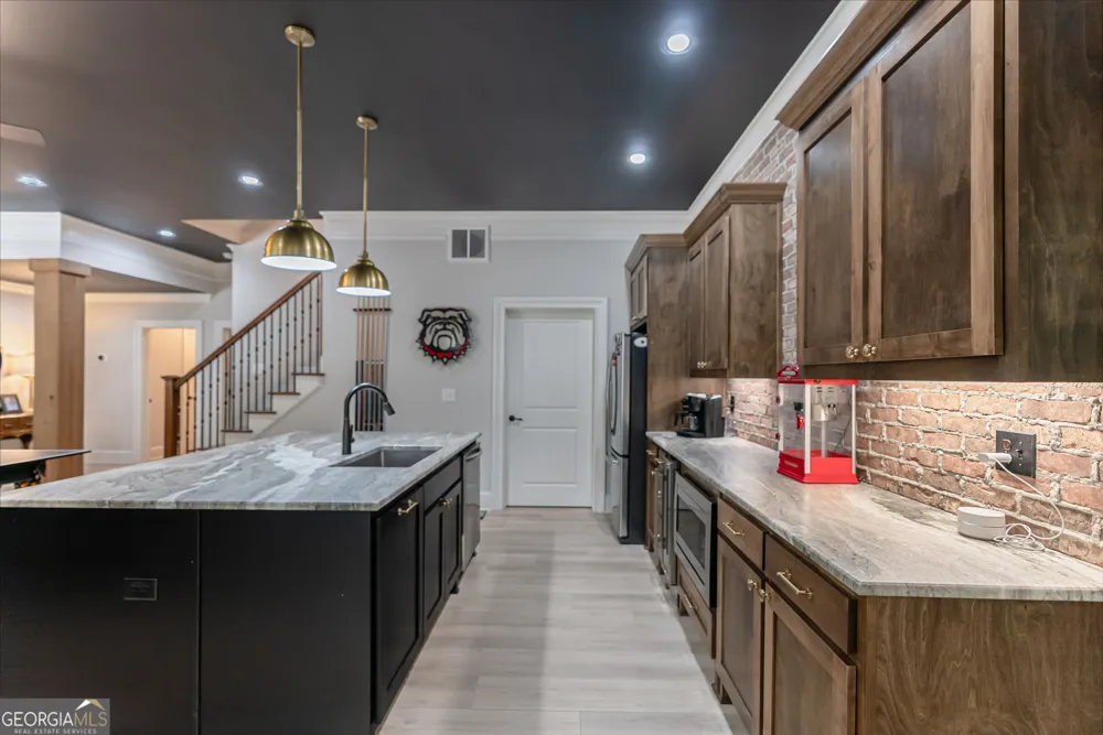 1774 Gentry LN Statham, GA 30666