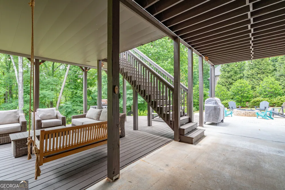 1774 Gentry LN Statham, GA 30666