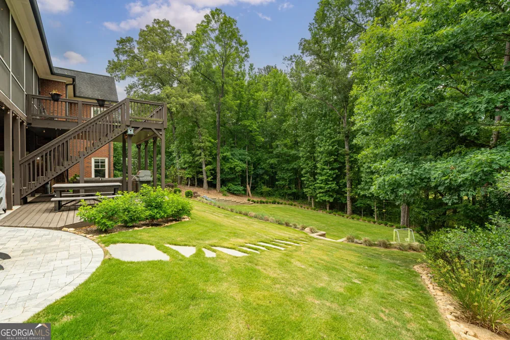 1774 Gentry LN Statham, GA 30666