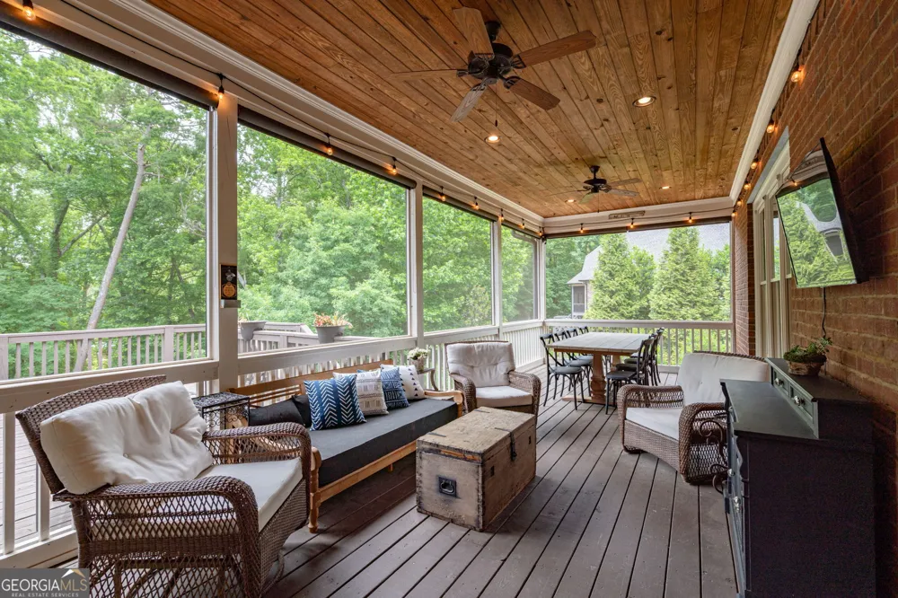 1774 Gentry LN Statham, GA 30666