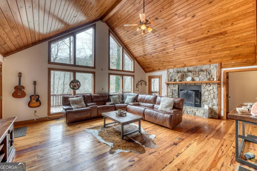 575 Carolina Springs LN Franklin, NC 28734