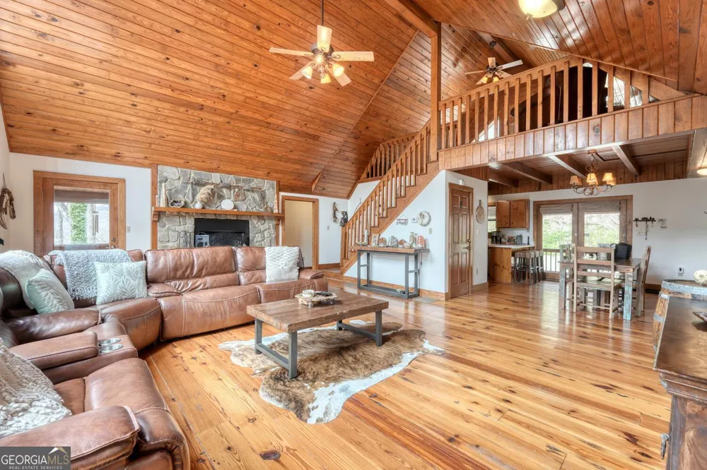 575 Carolina Springs LN Franklin, NC 28734