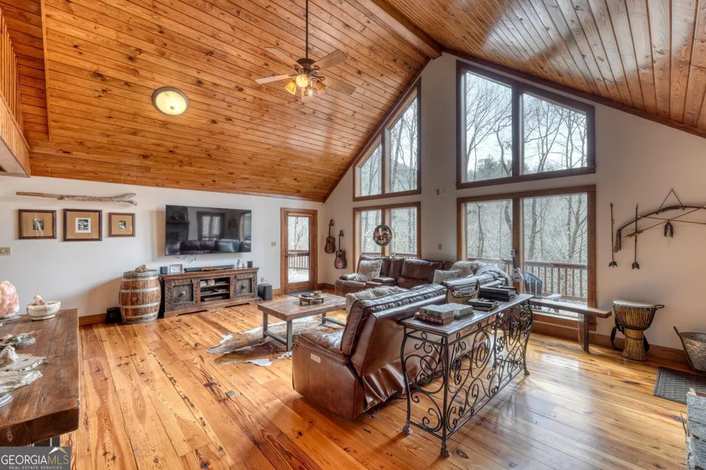 575 Carolina Springs LN Franklin, NC 28734