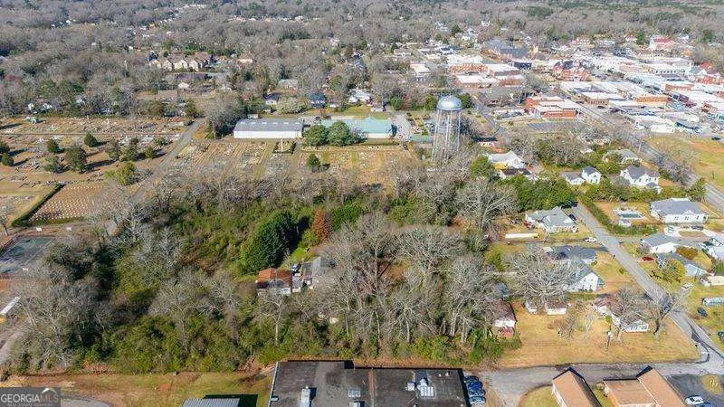 101 E Chambers ST Forsyth, GA 31029