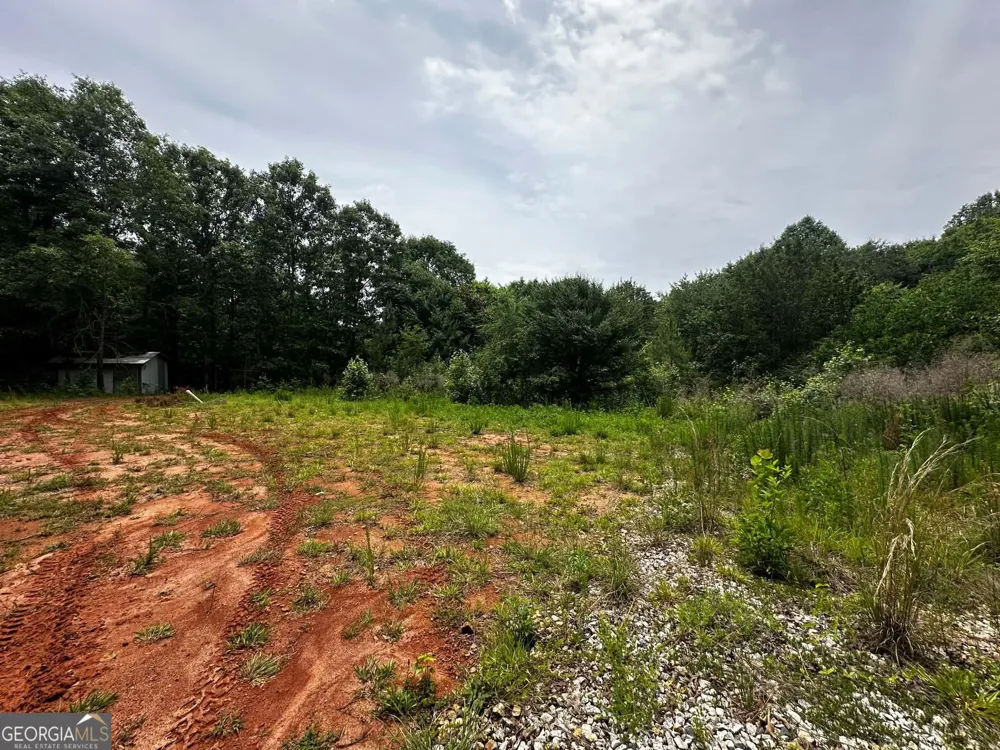 1957 Old Carnesville RD Commerce, GA 30530