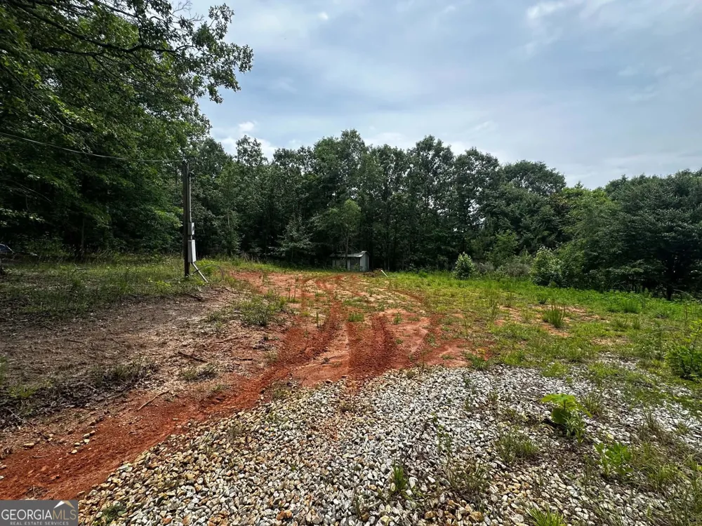 1957 Old Carnesville RD Commerce, GA 30530