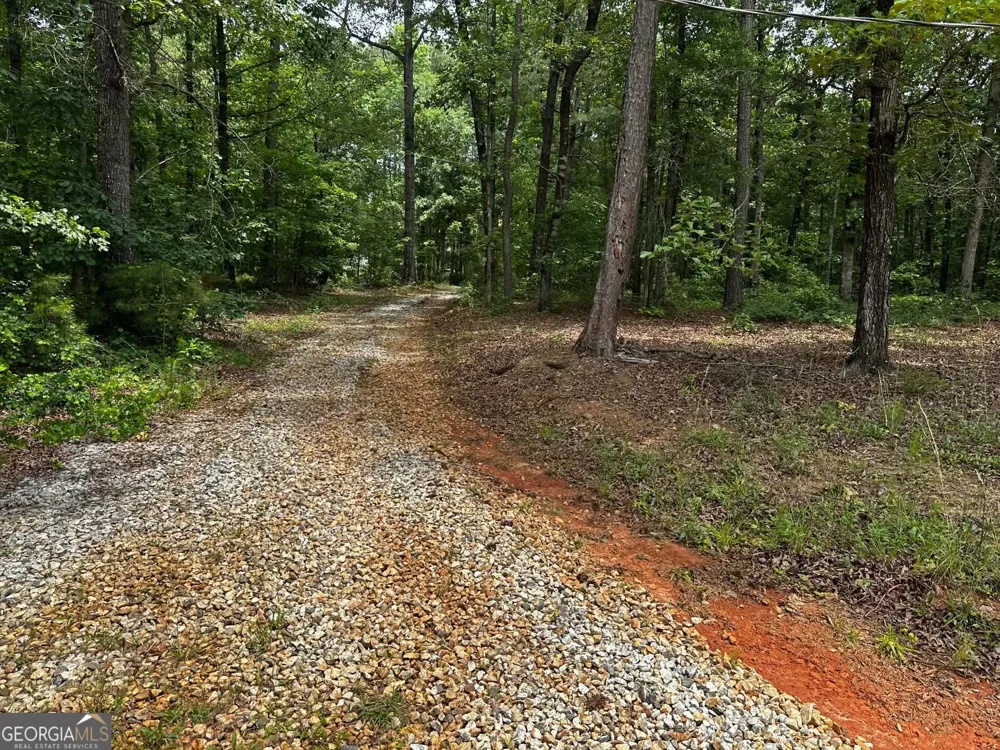 1957 Old Carnesville RD Commerce, GA 30530