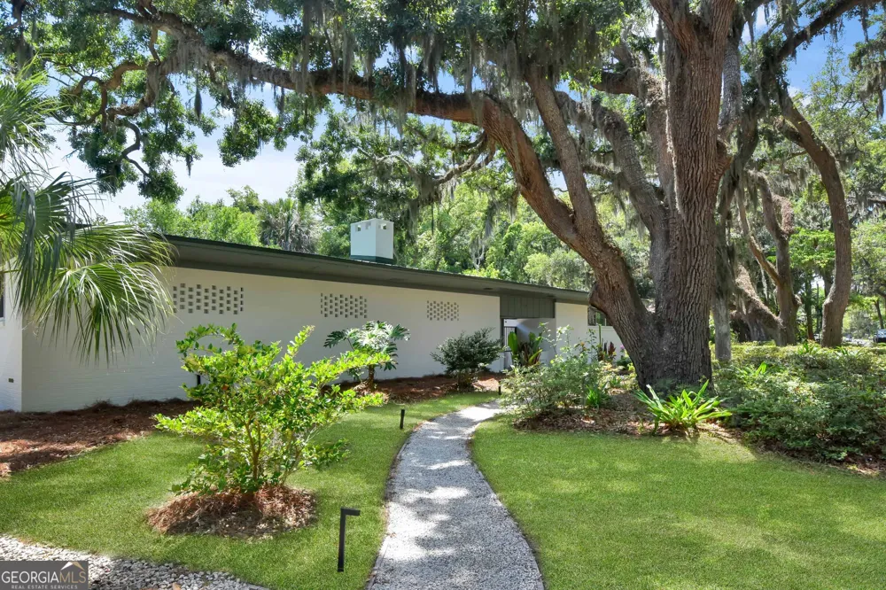 101 Druid Oaks LN St. Simons, GA 31522