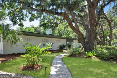 101 Druid Oaks LN