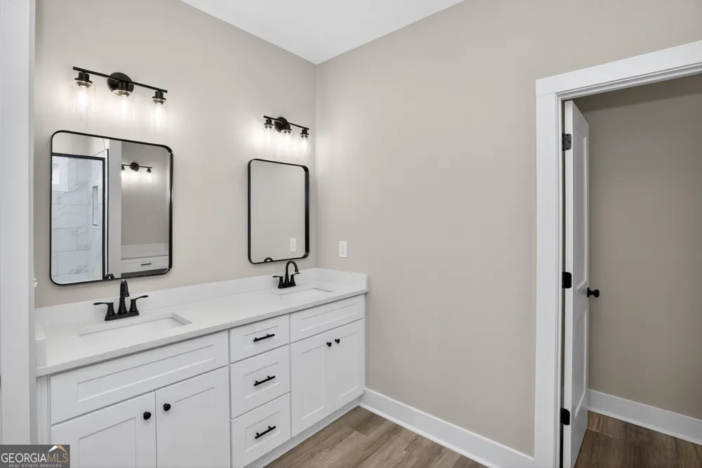 54 Melville Brown RD Williamson, GA 30292