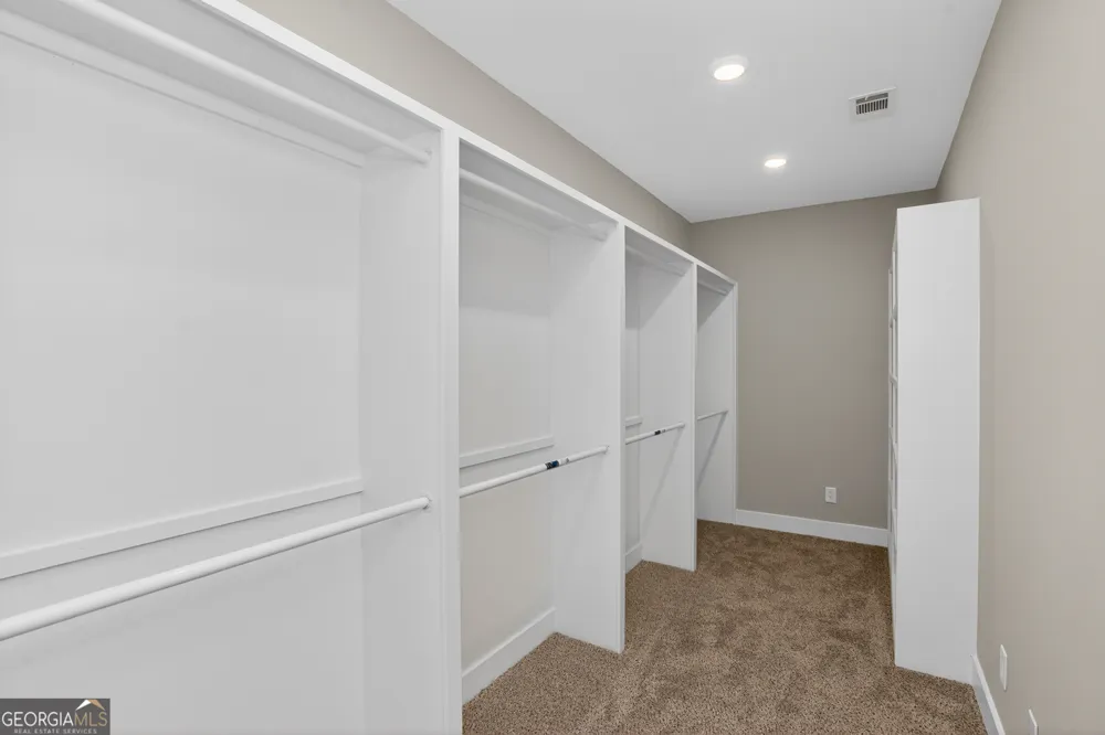 54 Melville Brown RD Williamson, GA 30292