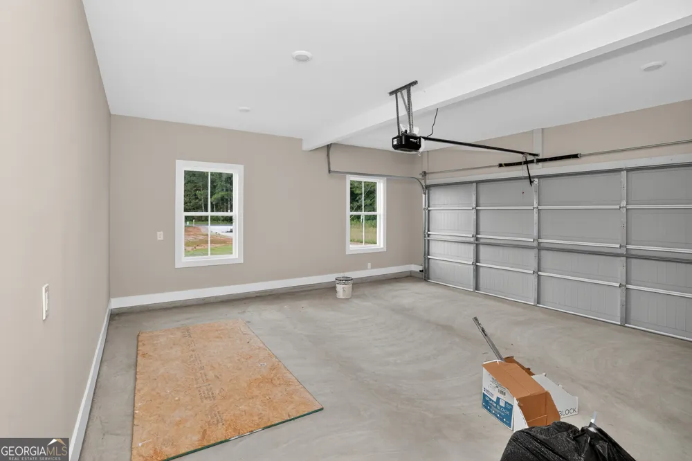 54 Melville Brown RD Williamson, GA 30292