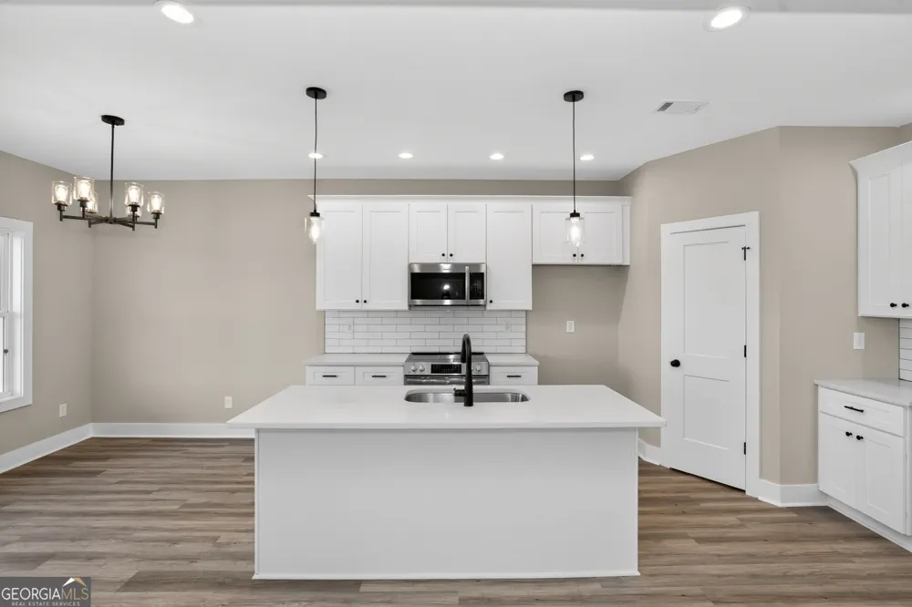 54 Melville Brown RD Williamson, GA 30292