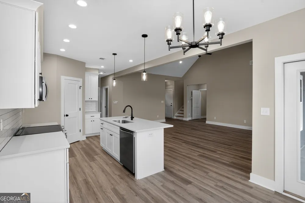 54 Melville Brown RD Williamson, GA 30292