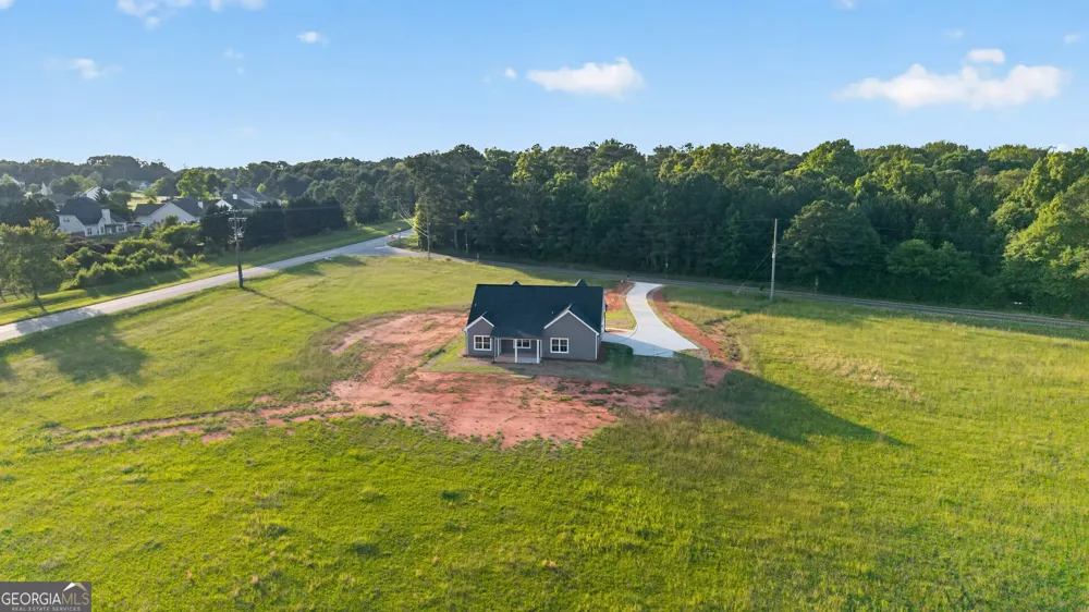 54 Melville Brown RD Williamson, GA 30292
