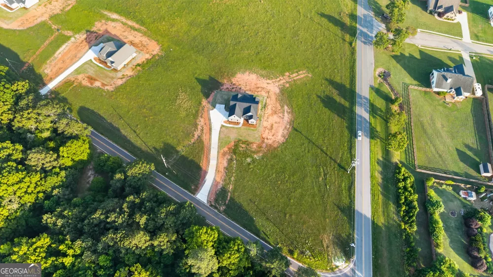54 Melville Brown RD Williamson, GA 30292