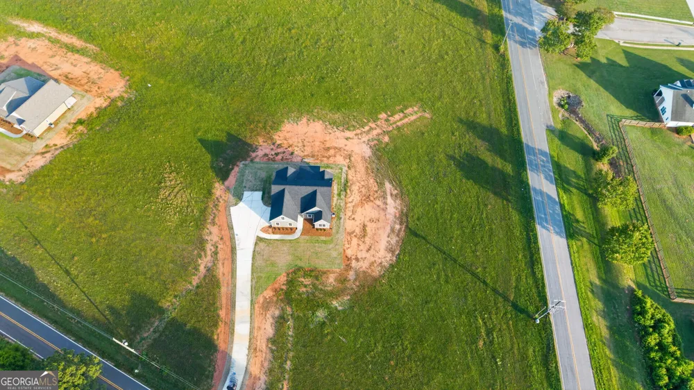 54 Melville Brown RD Williamson, GA 30292