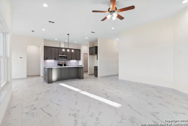 59 Legend Hills Rd Uvalde, TX 78801