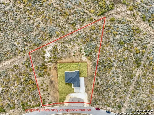59 Legend Hills Rd Uvalde, TX 78801