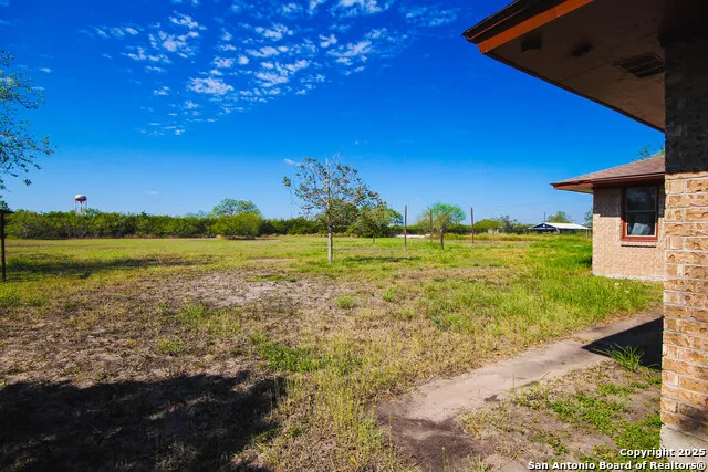 2544 Mari Gail St Beeville, TX 78102